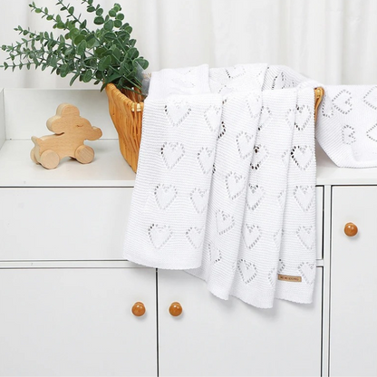 Couverture mi-saison motifs coeurs