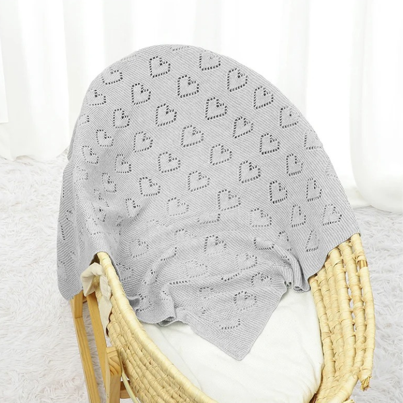 Couverture mi-saison motifs coeurs