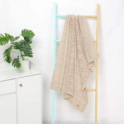 Couverture mi-saison motifs coeurs