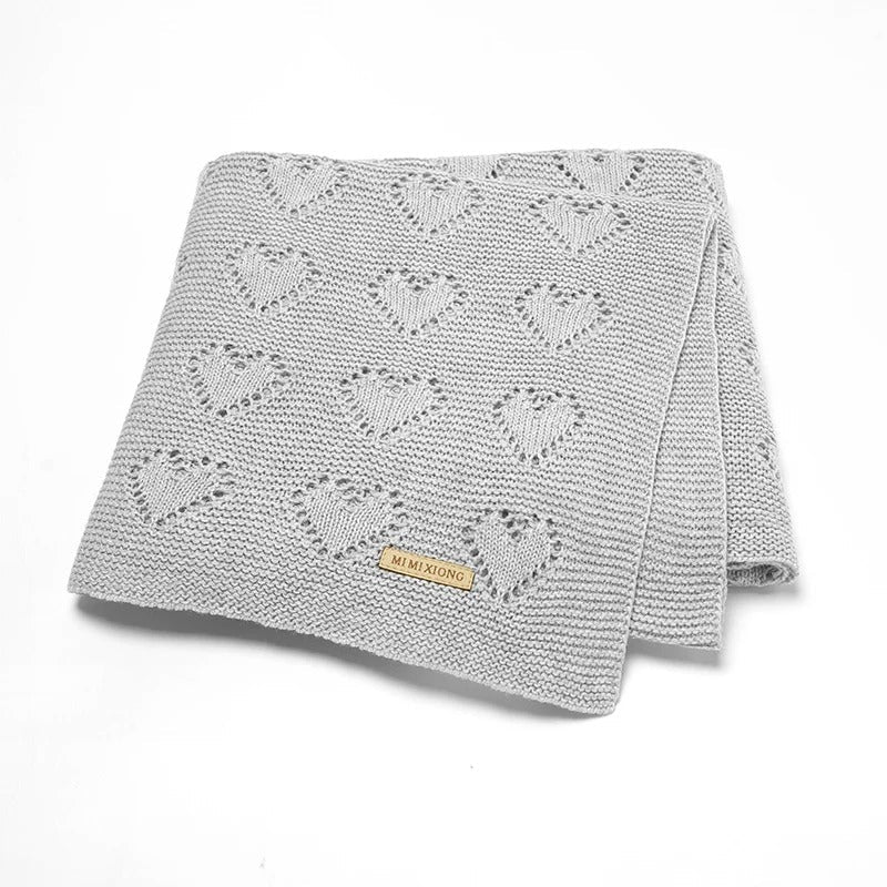 Couverture mi-saison motifs coeurs